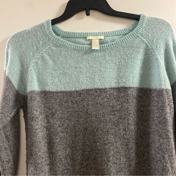 Forever 21 Soft Blue/ Grey Knit Lightweight Sweater - Picture 1 of 4